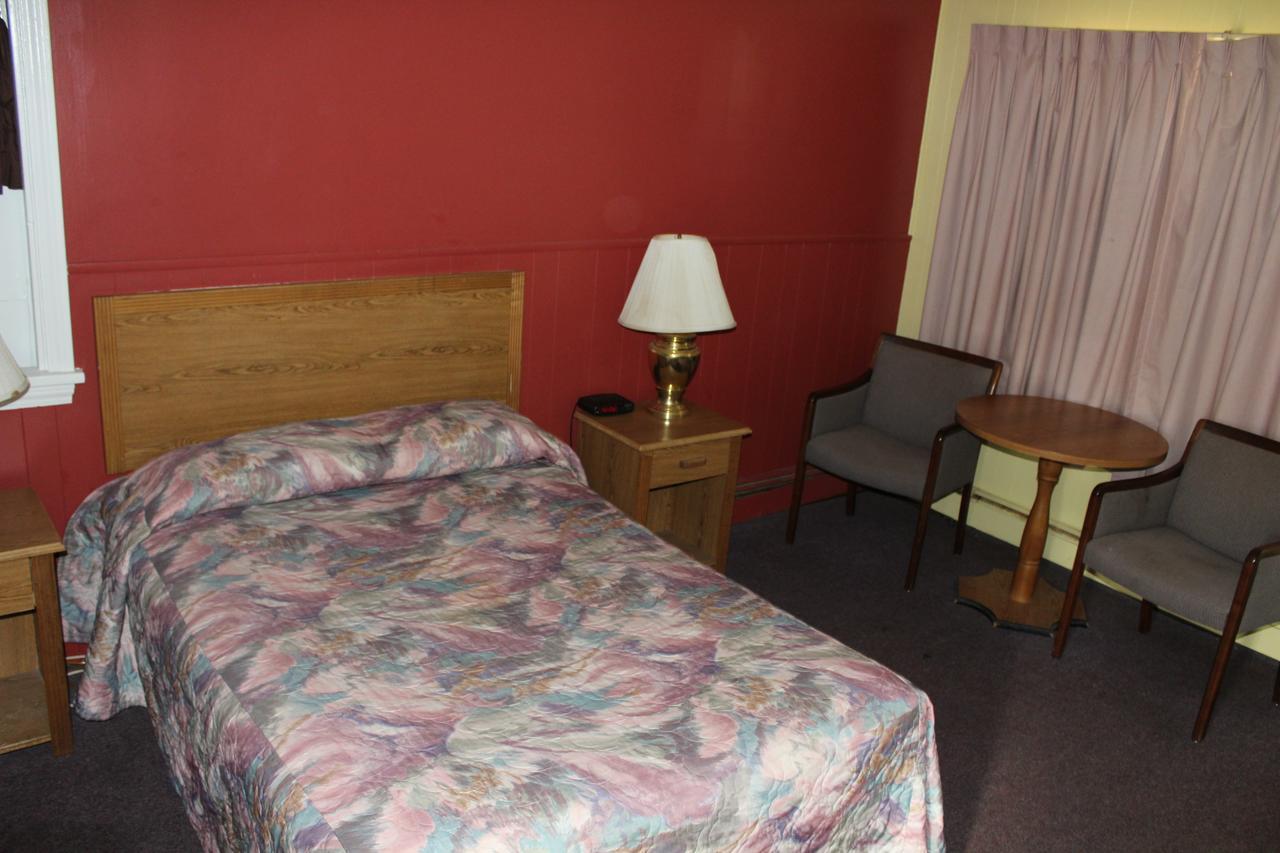 Crest Motel Bartlett Zewnętrze zdjęcie